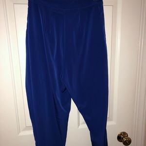 Clothes at 5$ each mustgo fast traveling in 1 week